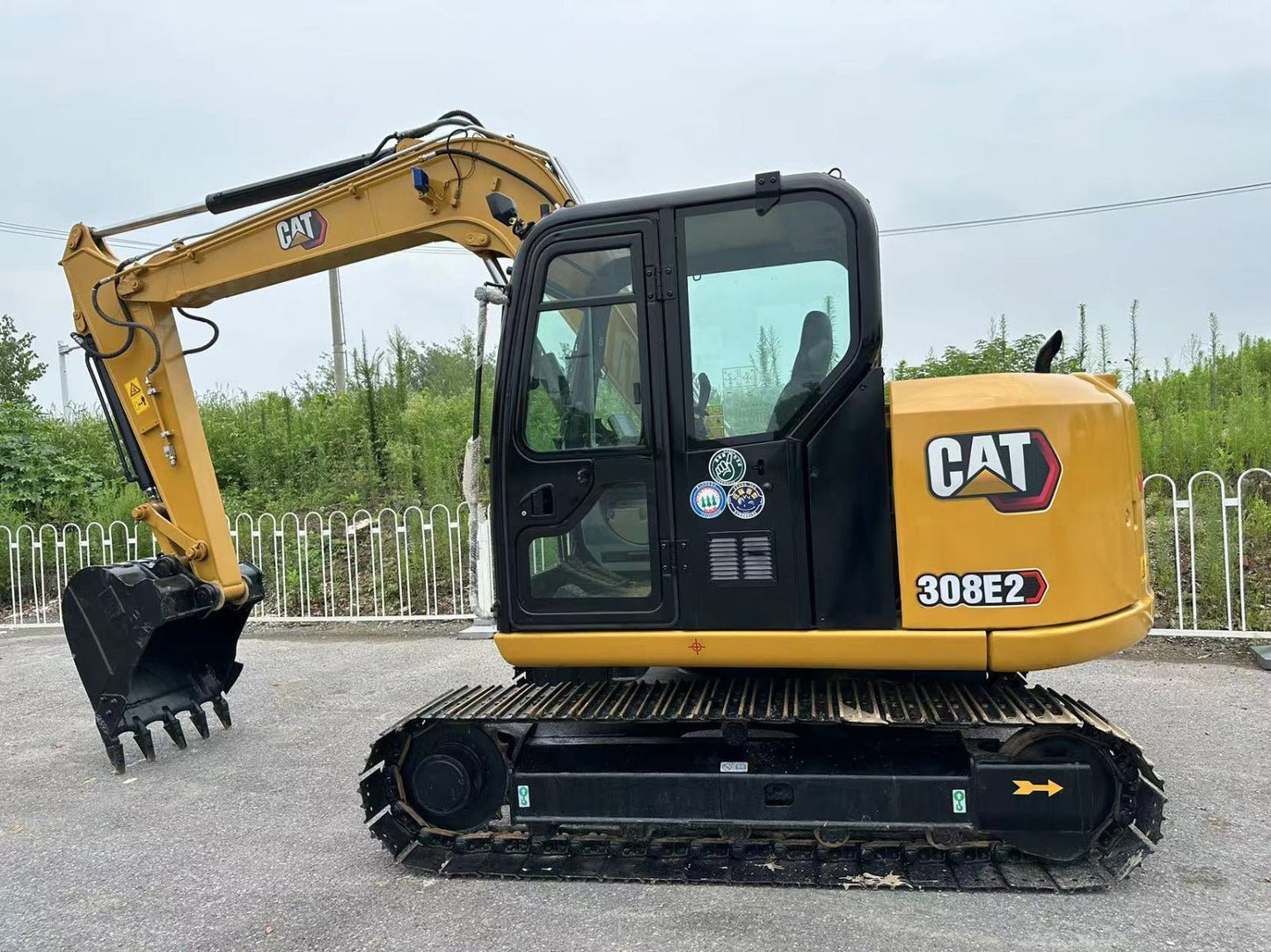 Escavatore caterpillar 80 quintali - Tecnoexperts